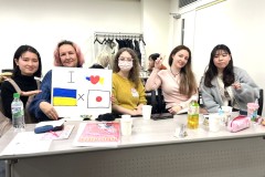 ウクライナ人の方はベイビーを連れたママからご年配まで幅広い年齢層の方にお集まり頂きました。