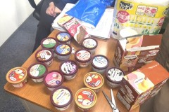 途中でデザートタイムでアイスクリームを買って持って行きました。