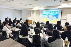 土地・風土・文化・民族・歴史・衣食住に至るまで事細かにレクチャーいただきました。