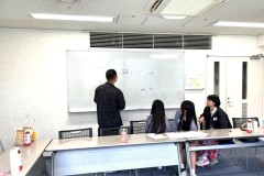 中国人留学生の方のレクチャーの様子。