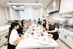 出来立てで、自分たちで作ったお料理の味はまだ格別です。