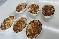 そろそろお食事の時間です。パーティータイム！