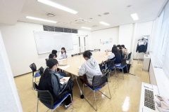 学年でいえば中学生・高校生・大学生・留学生でした。