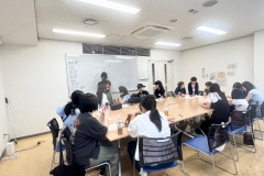 会議室はほぼ満席状態でした。